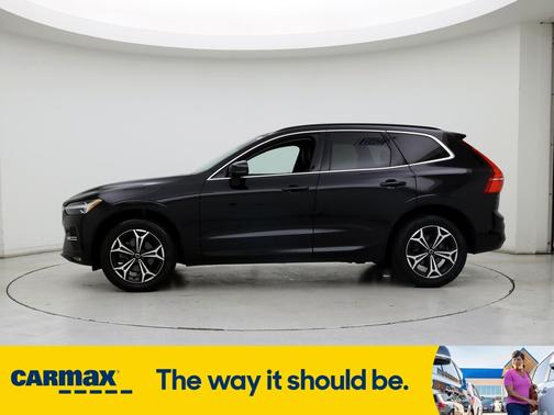 2022 Volvo XC60 B5 Momentum