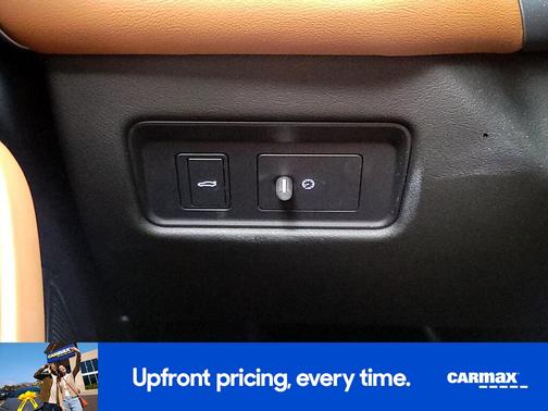 2022 Jaguar XF R-Dynamic SE