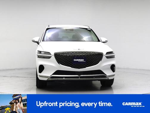 White 2025 Genesis GV70