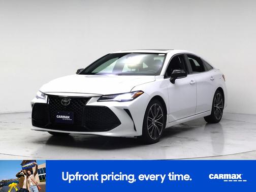White 2019 Toyota Avalon Touring