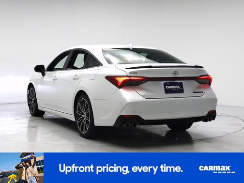 White 2019 Toyota Avalon Touring