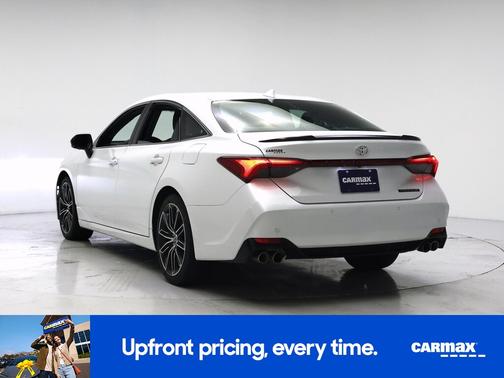 White 2019 Toyota Avalon Touring