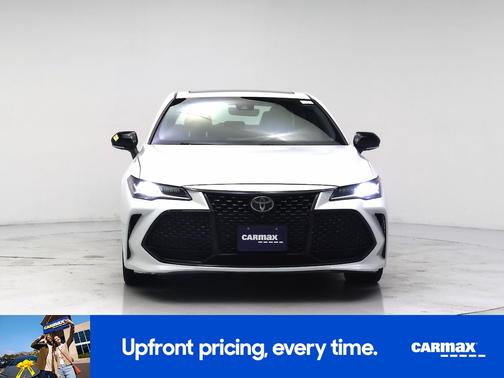 White 2019 Toyota Avalon Touring