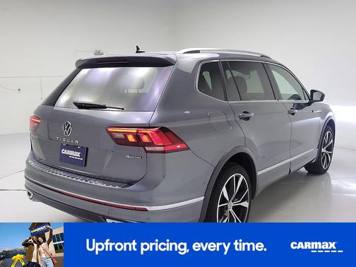 Gray 2022 Volkswagen Tiguan SEL R-Line