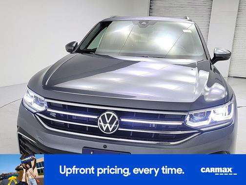 Gray 2022 Volkswagen Tiguan SEL R-Line