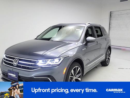 Gray 2022 Volkswagen Tiguan SEL R-Line
