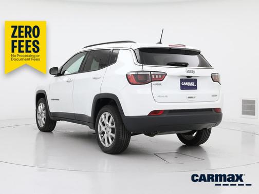 White 2023 Jeep Compass Latitude Lux