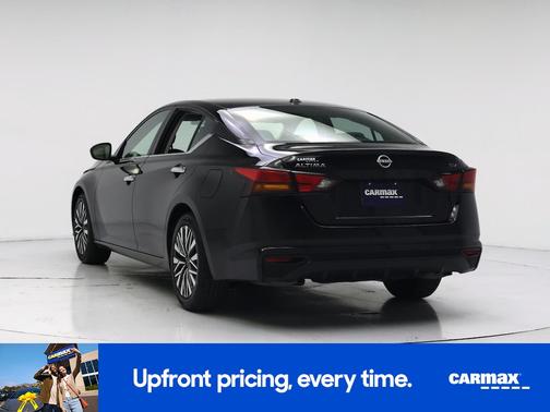 Black 2023 Nissan Altima SV