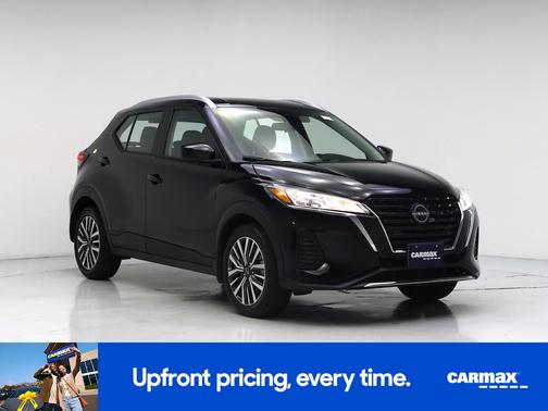 Black 2024 Nissan Kicks SV