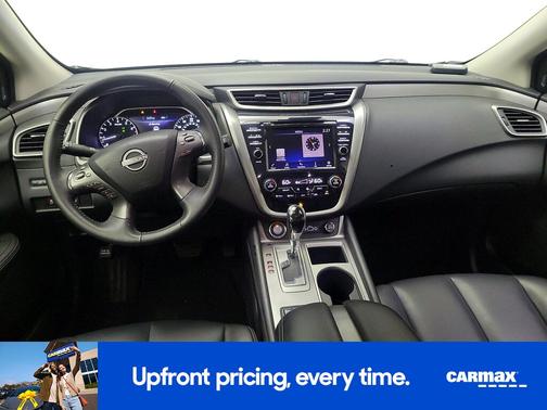 White 2023 Nissan Murano SV