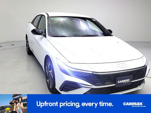 White 2025 Hyundai ELANTRA SEL Sport