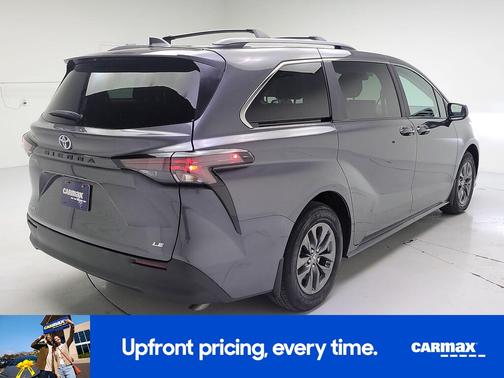 2025 Toyota Sienna LE