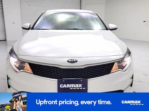 White 2017 Kia Optima LX