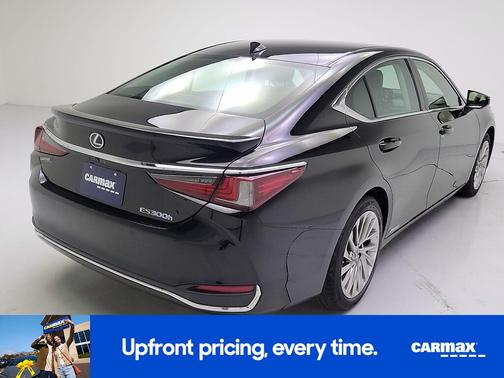 Black 2022 Lexus ES 300h Luxury