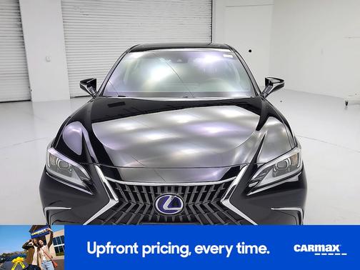 Black 2022 Lexus ES 300h Luxury