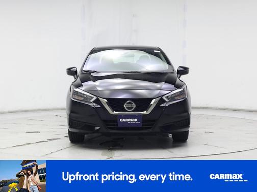 2022 Nissan Versa SR