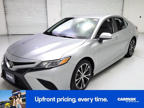 Silver 2019 Toyota Camry SE