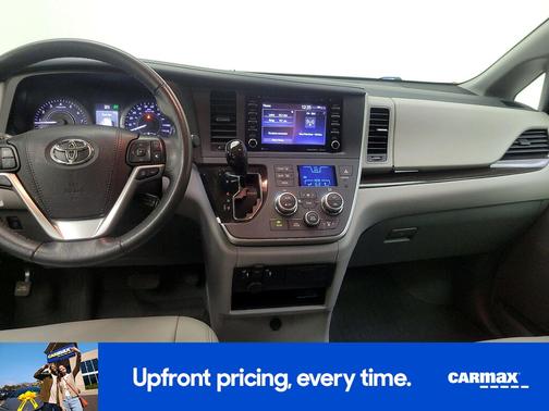 2020 Toyota Sienna XLE