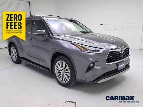 Gray 2022 Toyota Highlander Platinum