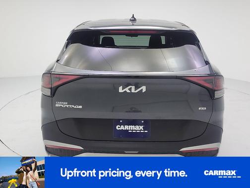 Gray 2024 Kia Sportage LX