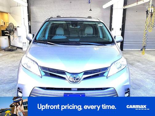 2018 Toyota Sienna XLE