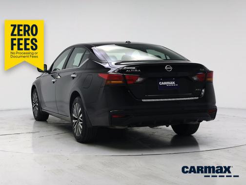 Black 2023 Nissan Altima SV