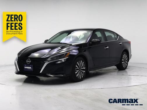 Black 2023 Nissan Altima SV