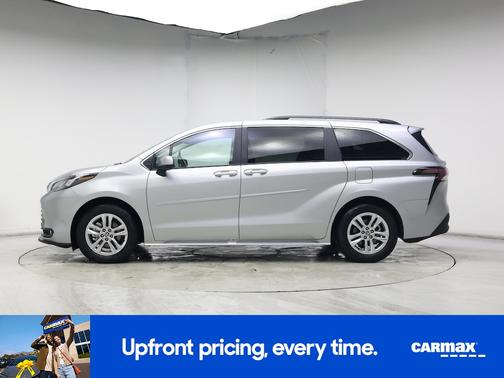 2025 Toyota Sienna XLE