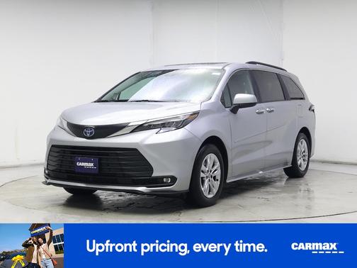 2025 Toyota Sienna XLE