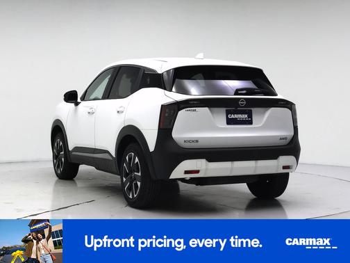White 2025 Nissan Kicks SV