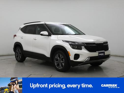 White 2024 Kia Seltos S