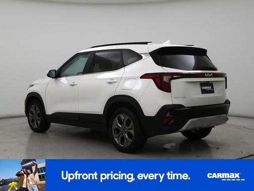 White 2024 Kia Seltos S