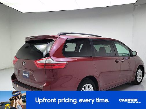 2017 Toyota Sienna XLE
