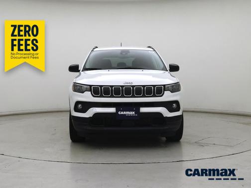 White 2022 Jeep Compass Latitude