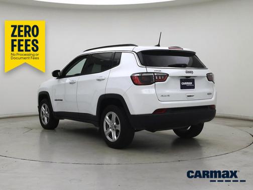 White 2022 Jeep Compass Latitude