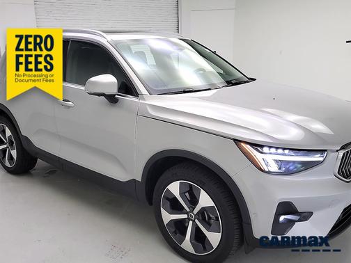 Gray 2023 Volvo XC40 B4 Plus Bright Theme
