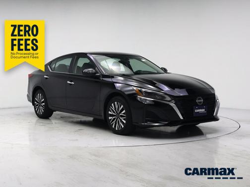 Black 2023 Nissan Altima SV