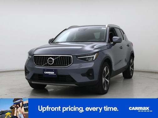 2023 Volvo XC40 B5 Plus Bright Theme