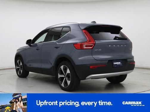 2023 Volvo XC40 B5 Plus Bright Theme