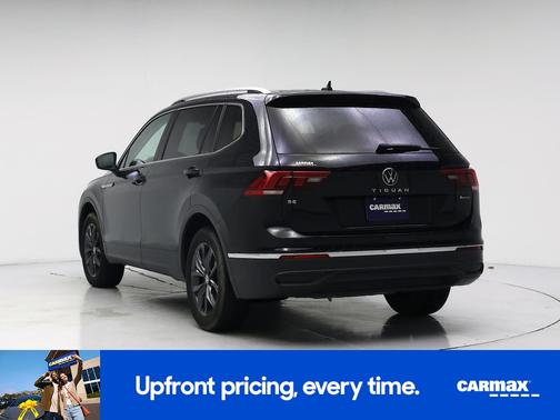 Black 2023 Volkswagen Tiguan SE