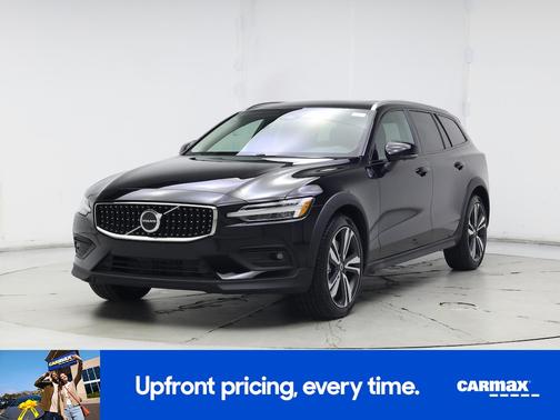2025 Volvo V60 Cross Country B5 Plus