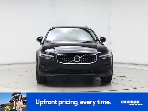 2025 Volvo V60 Cross Country B5 Plus