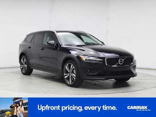 2025 Volvo V60 Cross Country B5 Plus