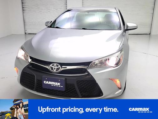 Silver 2017 Toyota Camry SE