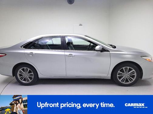 Silver 2017 Toyota Camry SE