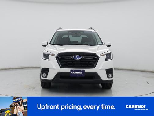 White 2023 Subaru Forester Premium