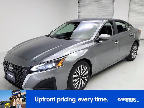 Gray 2023 Nissan Altima SV