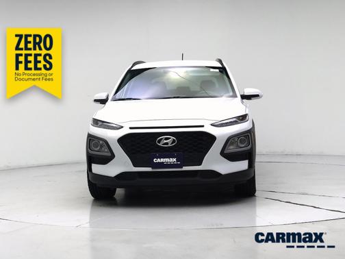 White 2018 Hyundai KONA SEL