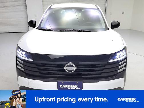 White 2025 Nissan Kicks S