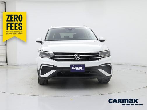 White 2024 Volkswagen Tiguan SE